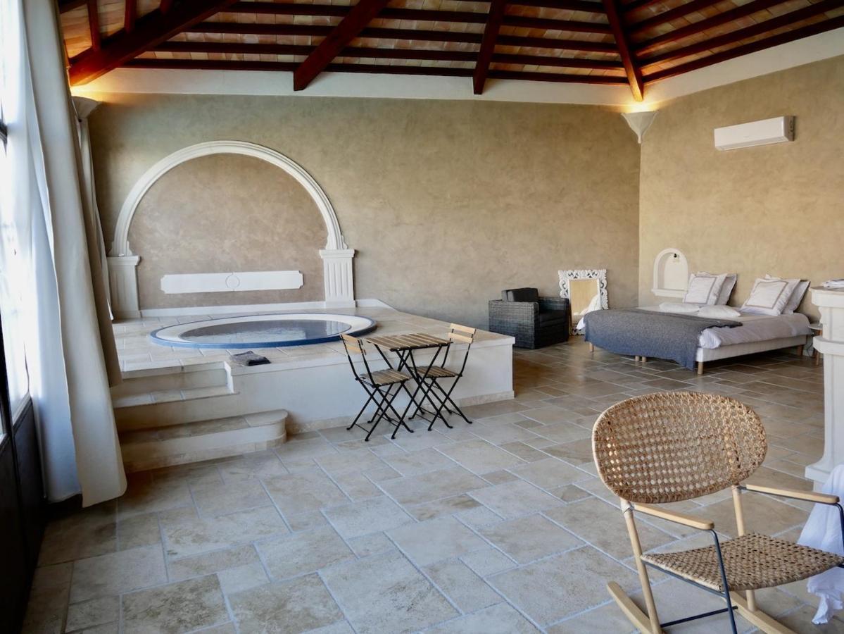 Le Pool House - Private Jacuzzi - Mas Des Sous Bois Hotel Ventabren Ngoại thất bức ảnh
